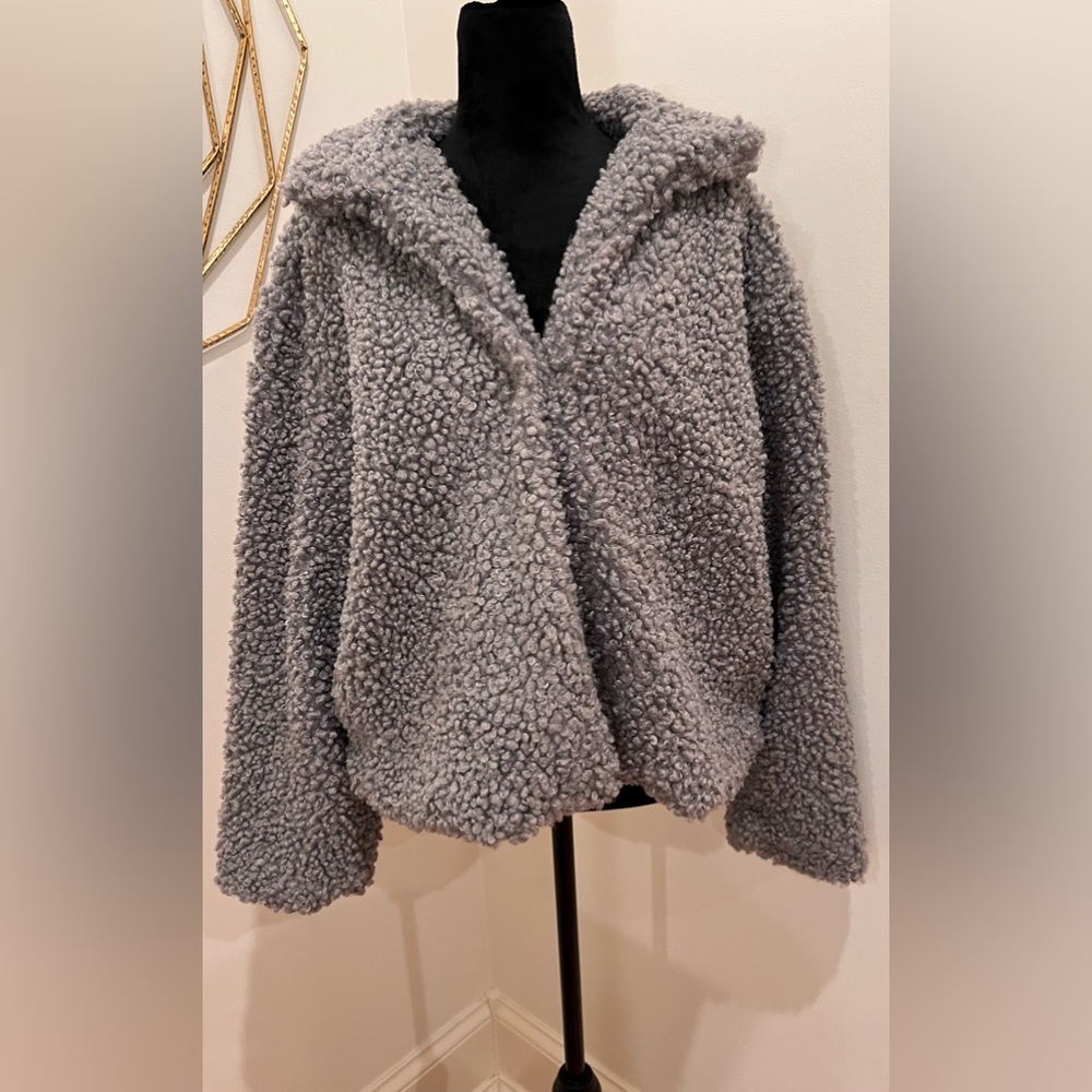 Style Me - Gray Sherpa Style Cropped Jacket - Women’s Size Large